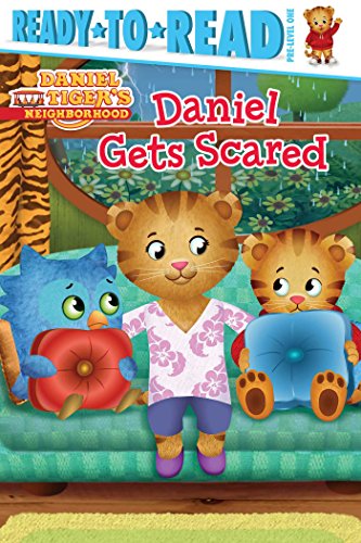 Daniel Gets Scared [Paperback]