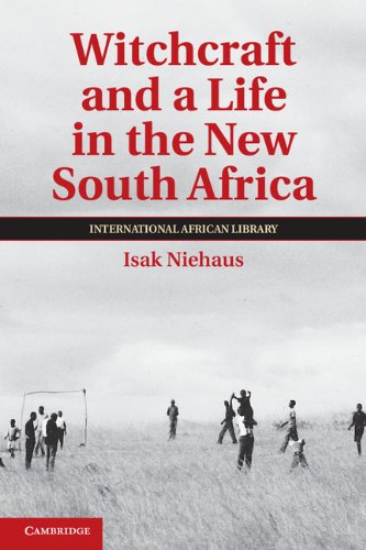 Witchcraft and a Life in the Ne South Africa [Paperback]