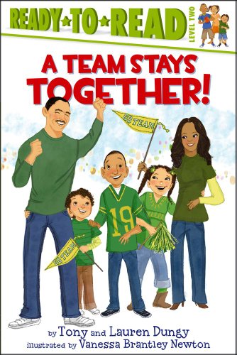 A Team Stays Together! [Paperback]