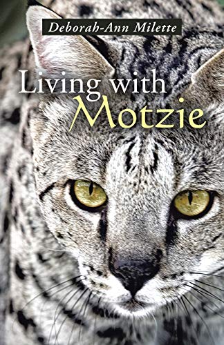 Living ith Motzie [Paperback]