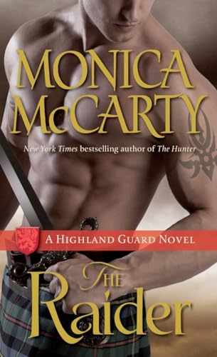 The Raider: A Highland Guard Novel [Paperback]