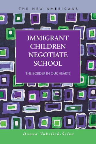 Immigrant Children Negotiate School The Border In Our Hearts (the Ne Americans [Hardcover]