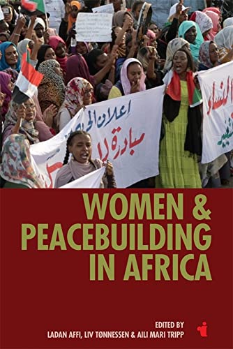 Women & Peacebuilding in Africa [Paperback]