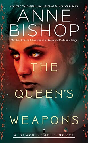 The Queen's Weapons [Paperback]