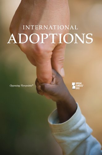 International Adoptions (opposing Viepoints) [Paperback]