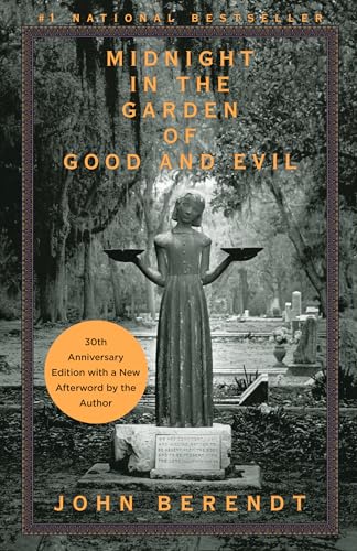 Midnight in the Garden of Good and Evil [Paperback]